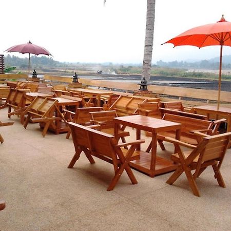 Tamarind Grand Resort Mae Sariang Exterior photo