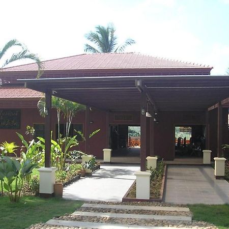 Tamarind Grand Resort Mae Sariang Exterior photo