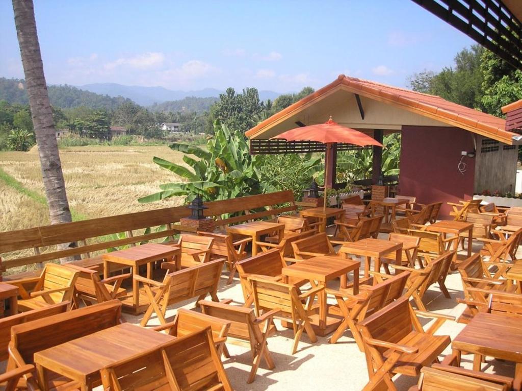 Tamarind Grand Resort Mae Sariang Exterior photo