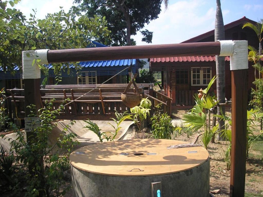 Tamarind Grand Resort Mae Sariang Exterior photo