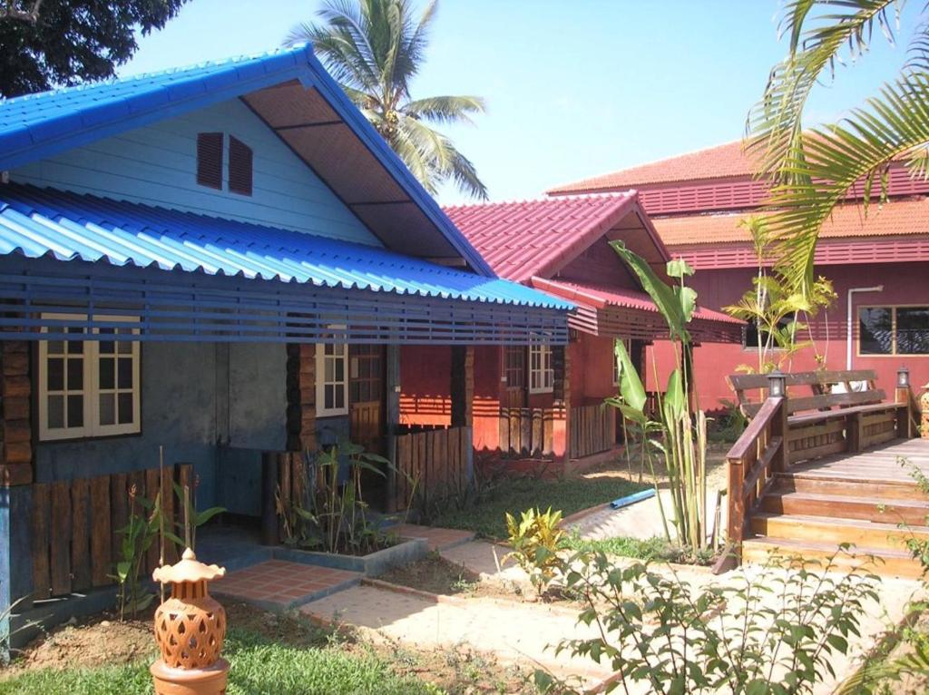 Tamarind Grand Resort Mae Sariang Exterior photo