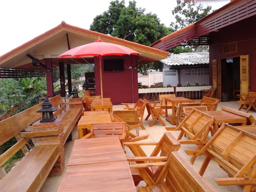 Tamarind Grand Resort Mae Sariang Exterior photo
