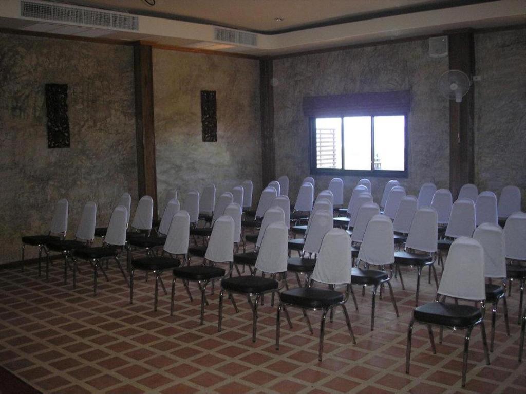 Tamarind Grand Resort Mae Sariang Exterior photo